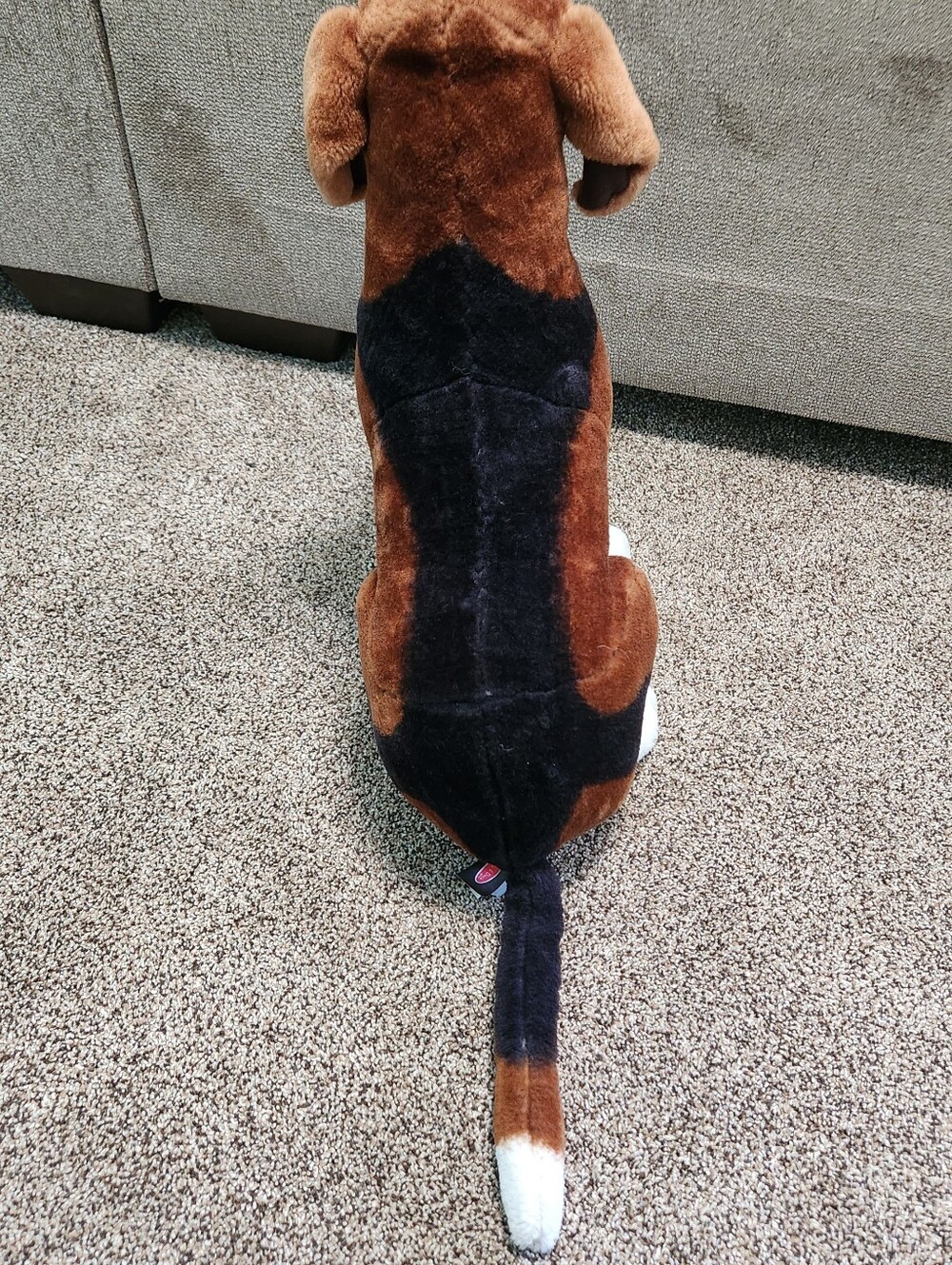 Melissa and Doug Giant 19” Beagle Dog Stuffed Animal Realistic Plush Toy - Picture 4 of 8